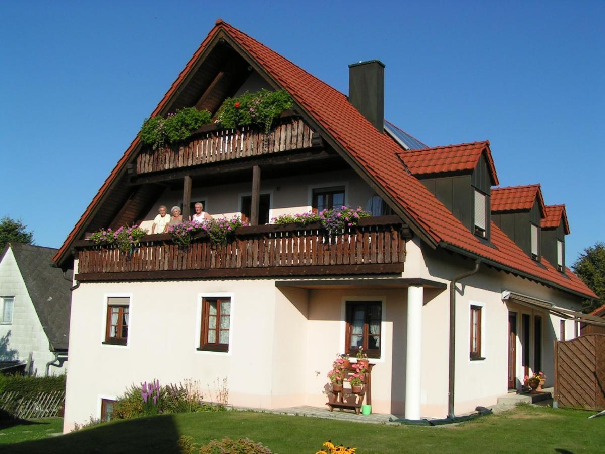 Gaestehaus Gertraud Нойальбенройт Екстер'єр фото